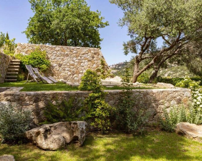 Pigna, villa d&rsquo;architecte, 4 chambres, piscine, vue village et montagnes, proche plage