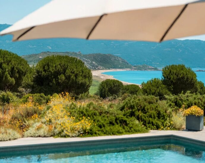 Villa d&rsquo;architecte, 5 chambres, vue mer panoramique, piscine, plages à pied