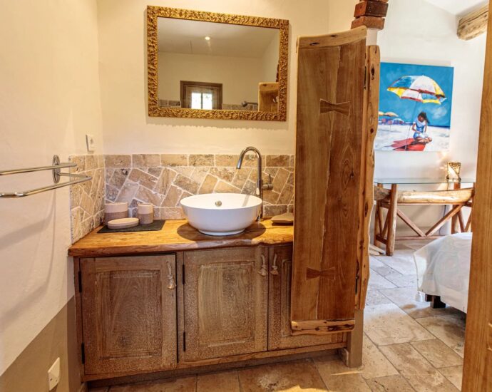 Porto-Vecchio, Palombaggia, sheepfold type villa, 3 bedrooms, pool, close to the beach