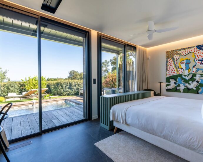 Caramontino, Villa-Hotel with Sea View, 8 Bedrooms with Private Pools, Swimming Pool, Walking Distance to the Beach