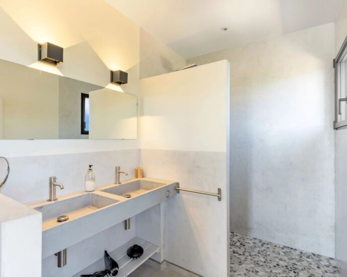 Pianottoli-Caldarello, Villa with Panoramic Sea Views, 7 Bedrooms, Pool, Jacuzzi, Walking Distance to the Beach