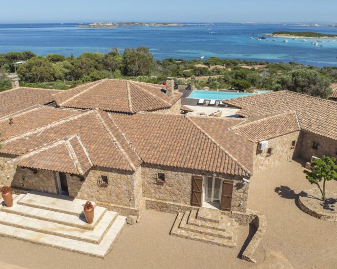 Bonifacio, Piantarella, 6-Bedroom Villa with Pool and Sea View, Beach Within Walking Distance