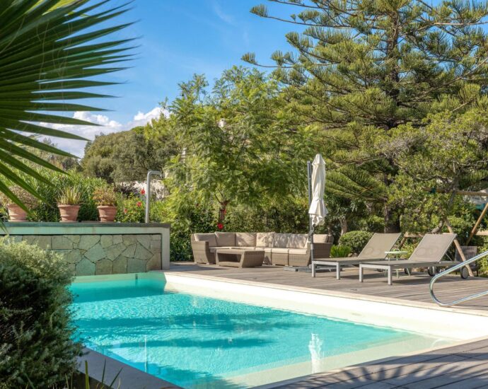 Porto Vecchio, Domaine de Cala Rossa, Villa 5 chambres, piscine chauffée, plage à pied