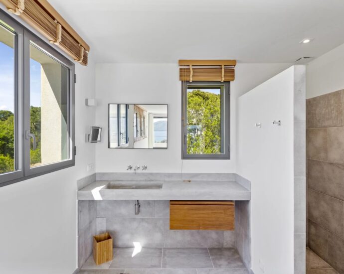 Domaine de Cala Rossa, villa  vue mer, 5 chambres, piscine chauffée, plage à pieds