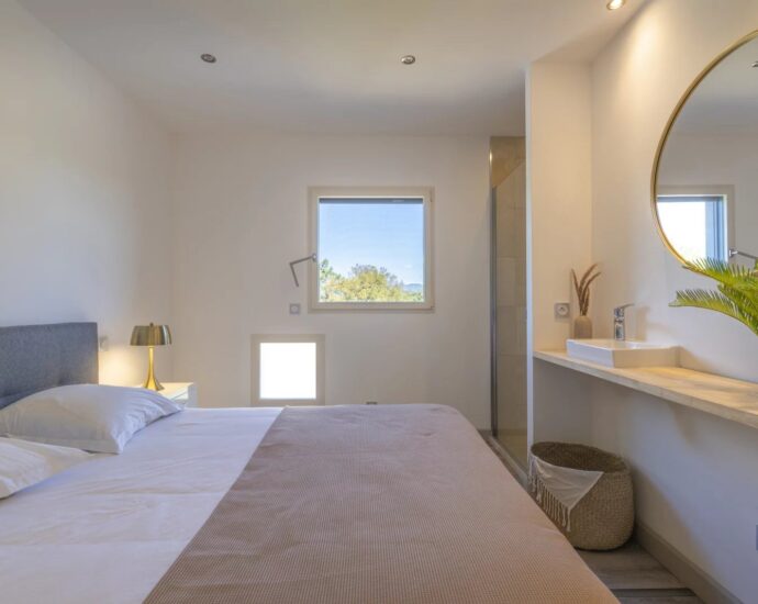 Cala Rossa, Villa avec jardin, 3 chambres, plage à pied