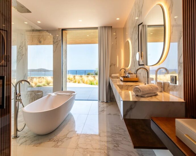 Sainte-Lucie de Porto-Vecchio, Caramontinu, Villa vue mer panoramique, 6 chambres, piscine, proche plage