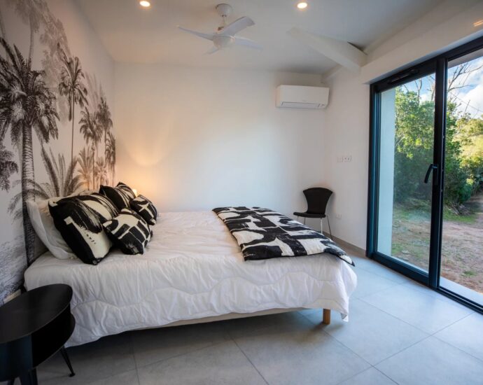 Porto-Vecchio, Palombaggia, villa vue mer, 3 chambres, piscine, plage à pied