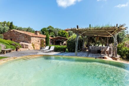 Porto-Vecchio, Palombaggia, sheepfold type villa, 3 bedrooms, pool, close to the beach