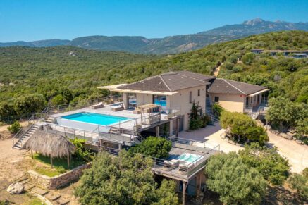 Pianottoli-Caldarello, Villa with Panoramic Sea Views, 7 Bedrooms, Pool, Jacuzzi, Walking Distance to the Beach