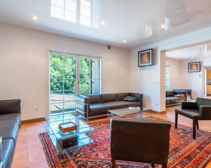 Castagniccia, Proche Bastia, Domaine 7 chambres, Piscine chauffée, accès rivière, proche plages