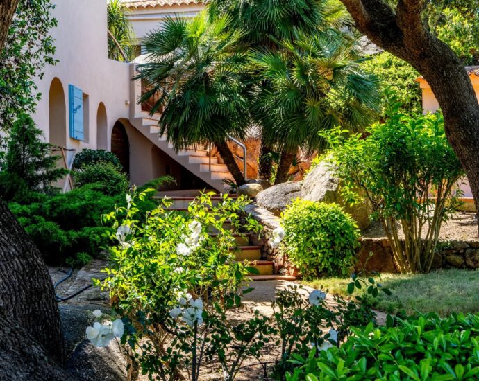 Bonifacio, Cala Longa , Villa 6 rooms, swimming pool, sea view, RL357 Marina Di Cavu