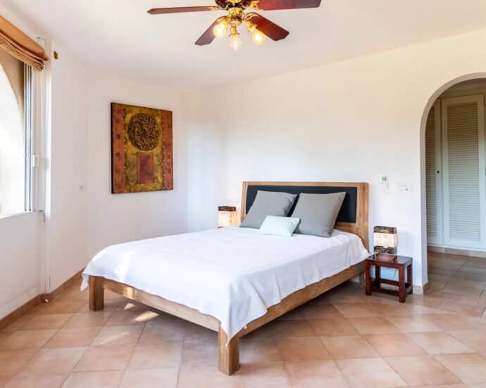 Capicciola, villa 5 chambres, piscine, vue mer, plage à pied