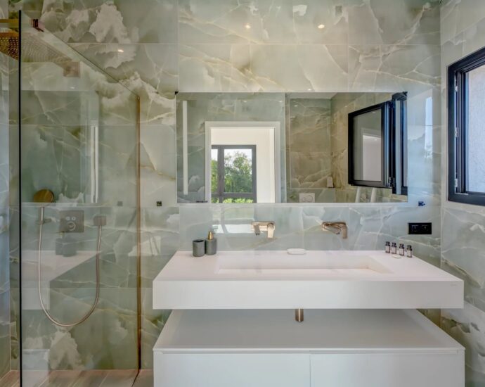 Domaine privé, villa 5 chambres, piscine, proche plage