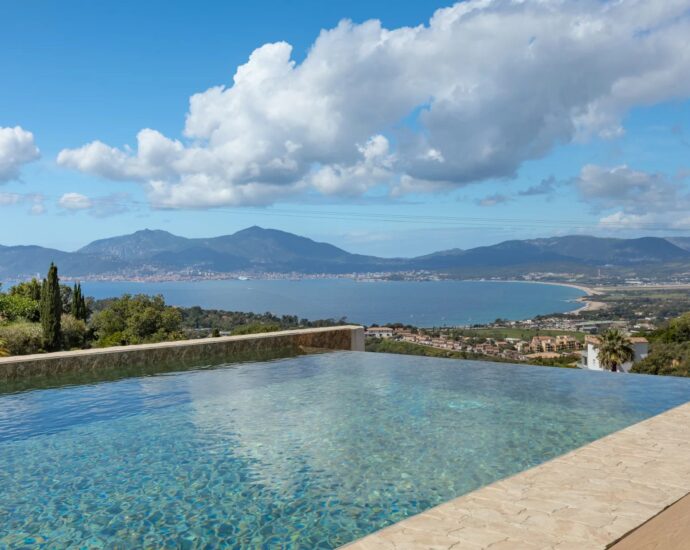 South Shore of Ajaccio, Recent Villa, Panoramic Sea View, 5 Bedrooms, Pool, Close to Beaches