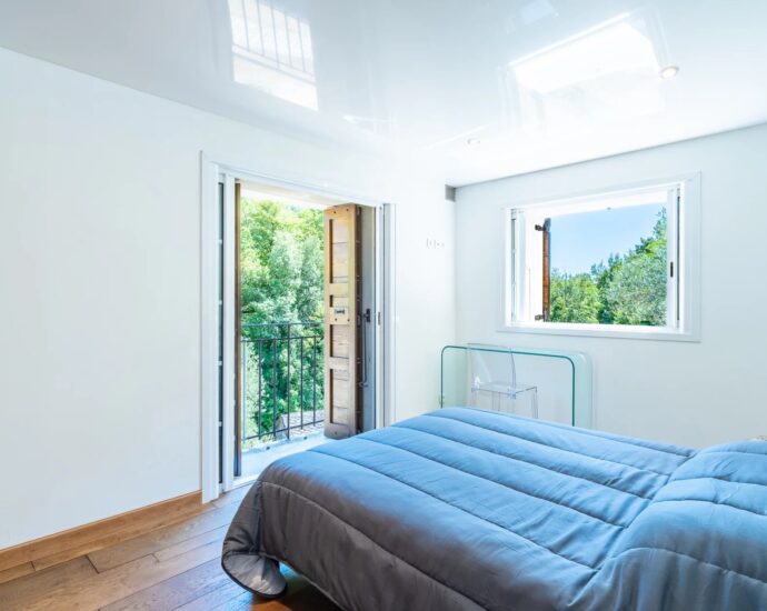 Castagniccia, Proche Bastia, Domaine 7 chambres, Piscine chauffée, accès rivière, proche plages