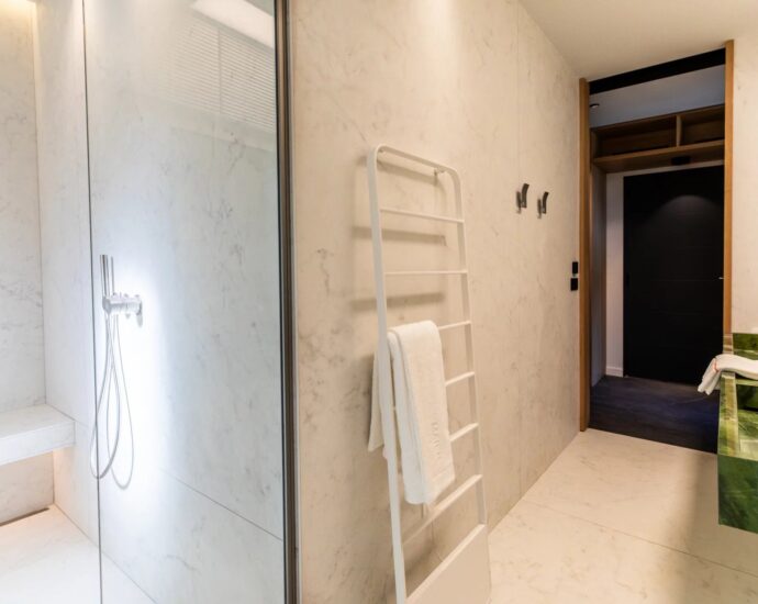 Caramontino, Villa-Hotel with Sea View, 8 Bedrooms with Private Pools, Swimming Pool, Walking Distance to the Beach