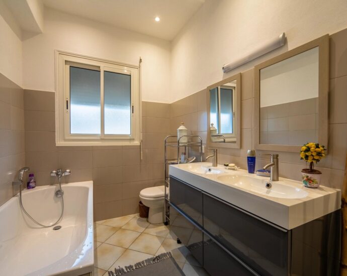 Porto-Vecchio, Domaine de Cala Rossa, villa 5 chambres, piscine et plage à pieds