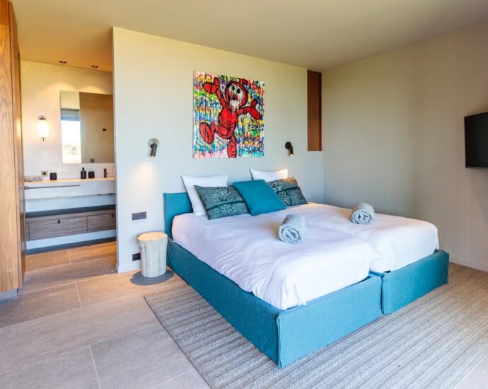 Caramontino, 6 chambres, piscine, pied dans l&rsquo;eau, vue mer