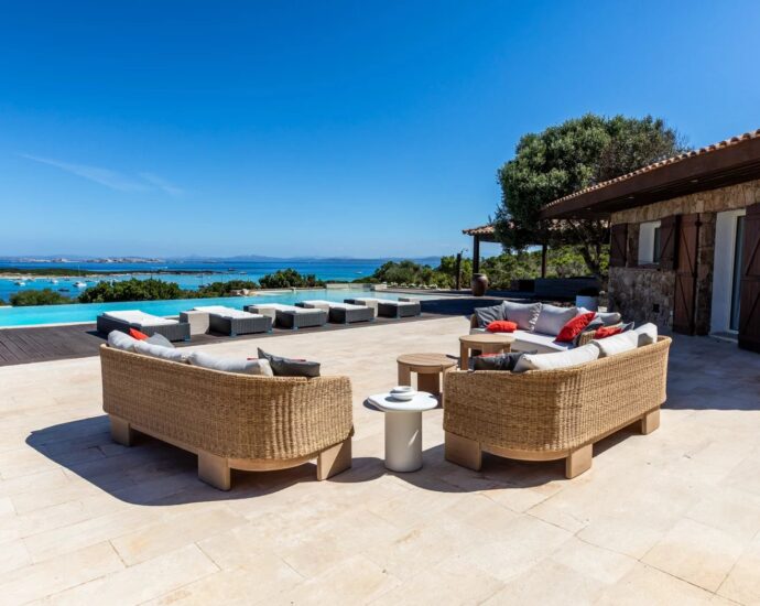 Bonifacio, Piantarella, 6-Bedroom Villa with Pool and Sea View, Beach Within Walking Distance