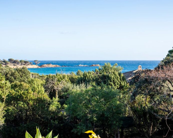 Porto-Vecchio, Palombaggia, villa vue mer, 3 chambres, piscine, plage à pied