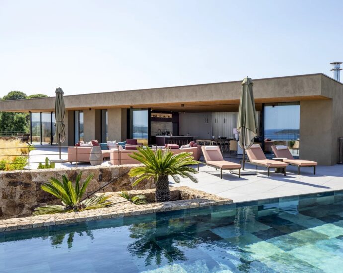 Sainte-Lucie de Porto-Vecchio, Caramontinu, Villa vue mer panoramique, 6 chambres, piscine, proche plage