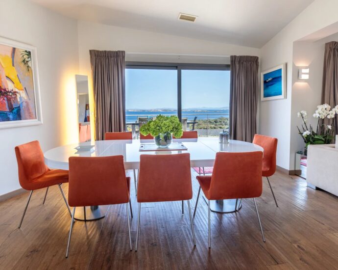 Bonifacio, Cala Longa , Villa 6 rooms, swimming pool, sea view, RL357 Marina Di Cavu