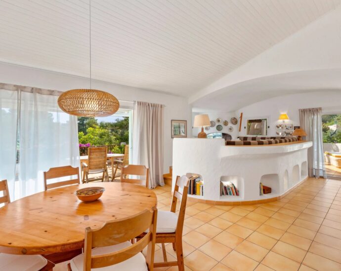 Porto Vecchio, Domaine de Cala Rossa, Villa 5 chambres, piscine chauffée, plage à pied