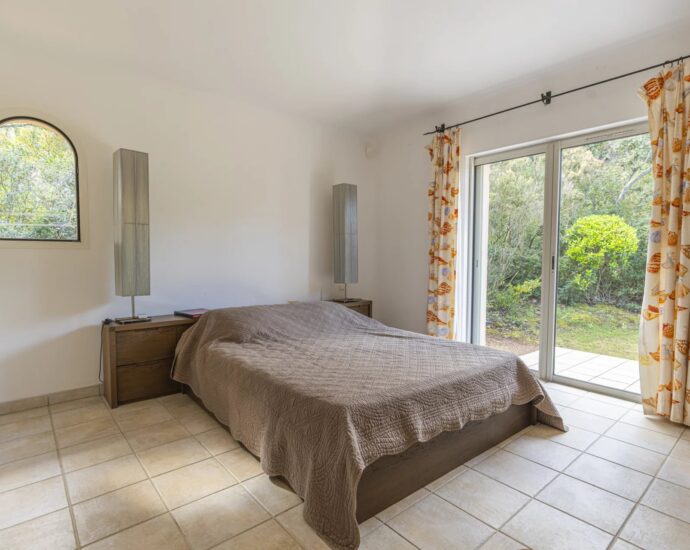 Porto-Vecchio, Domaine de Cala Rossa, villa 4 chambres, piscine, plage à pied