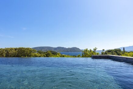 Domaine de Cala Rossa, villa  vue mer, 5 chambres, piscine chauffée, plage à pieds