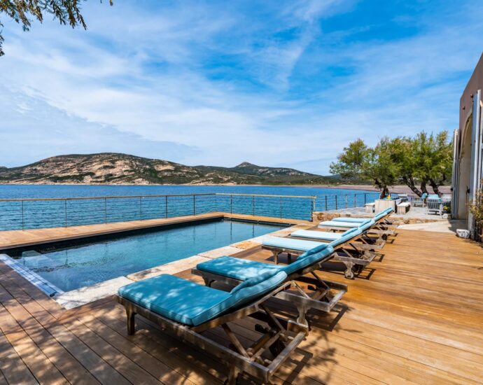 Galéria, Private Estate, Waterfront Villa, 8 Bedrooms, Panoramic Sea View, Heated Pool, Close to Calvi