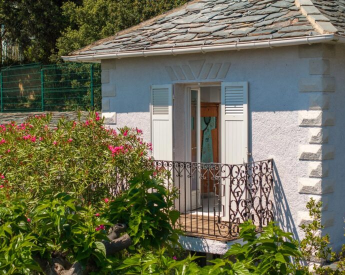 Erbalunga, Villa 6 chambres, pied dans l&rsquo;eau, vue mer panoramique, piscine