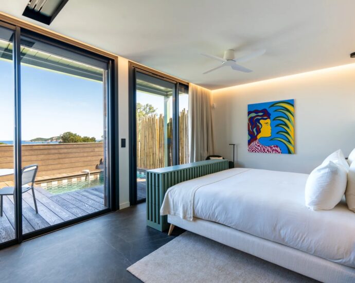 Caramontino, Villa-Hotel with Sea View, 8 Bedrooms with Private Pools, Swimming Pool, Walking Distance to the Beach