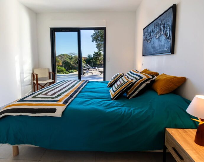 Porto-Vecchio, Palombaggia, villa vue mer, 3 chambres, piscine, plage à pied