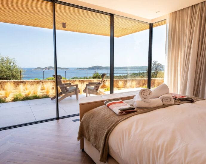 Sainte-Lucie de Porto-Vecchio, Caramontinu, Villa vue mer panoramique, 6 chambres, piscine, proche plage