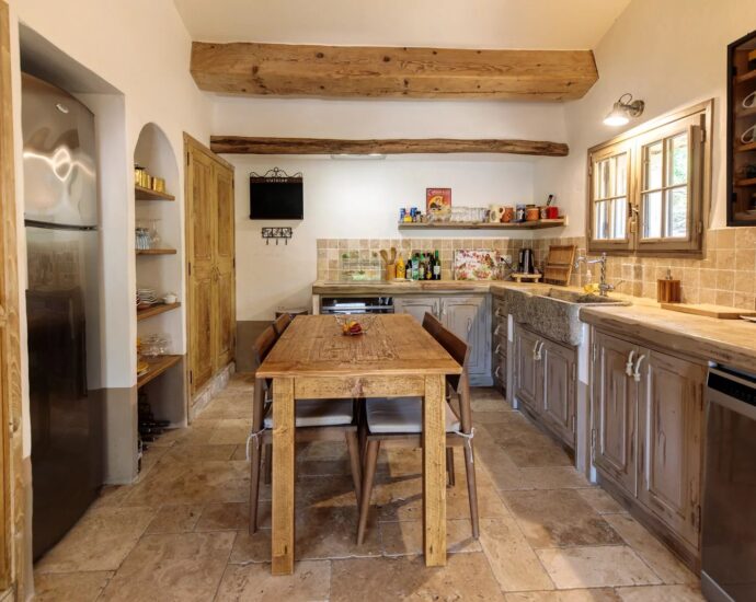 Porto-Vecchio, Palombaggia, sheepfold type villa, 3 bedrooms, pool, close to the beach