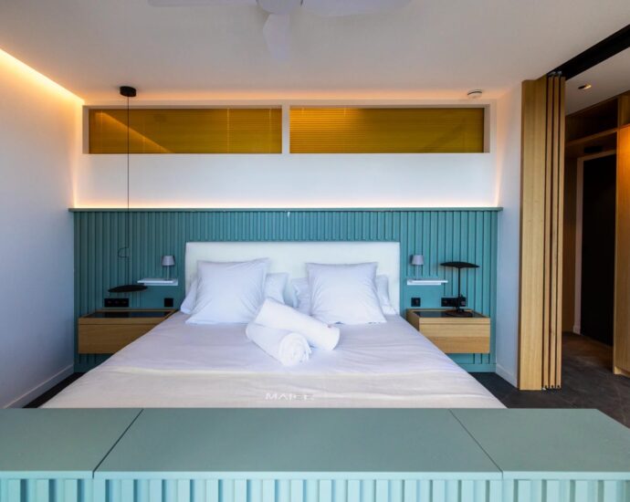 Caramontino, Villa-Hotel with Sea View, 8 Bedrooms with Private Pools, Swimming Pool, Walking Distance to the Beach