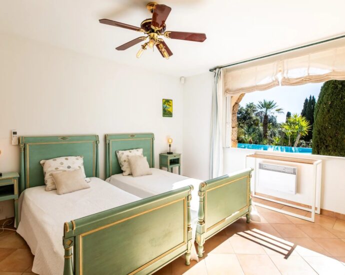 Capicciola, villa 5 chambres, piscine, vue mer, plage à pied