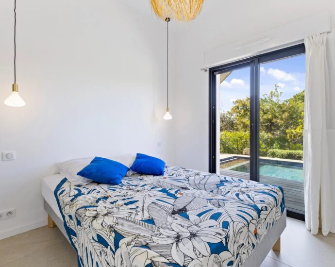 Porto-Vecchio, Domaine de Cala Rossa, villa 6 chambres, piscine et plage à pied, Villa Cala Rossa