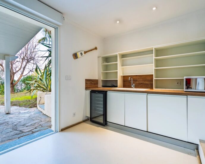 Saint-Florent, Villa vue mer panoramique, 4 chambres, appartement indépendant, piscine à débordement, proche plage