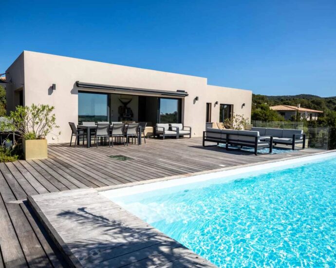 Porto-Vecchio, Villa 4 bedrooms, Mountain view and sea view,