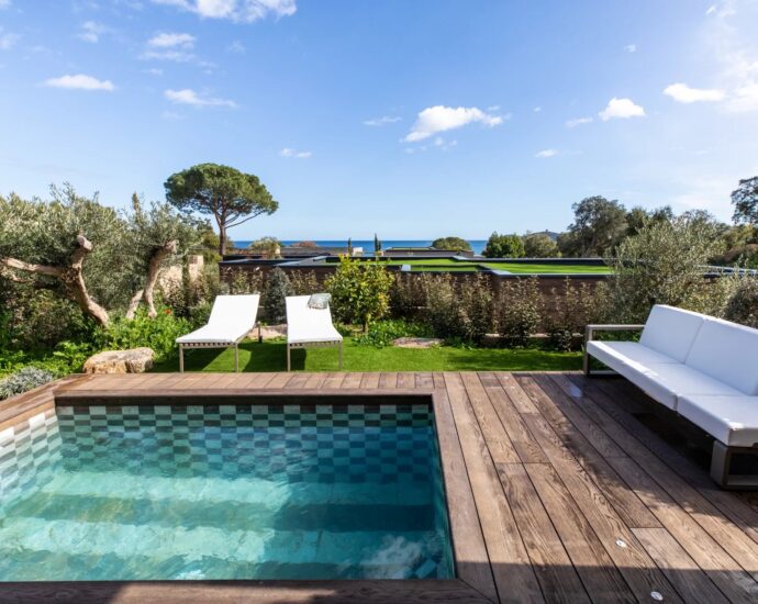 Caramontino, Villa-Hotel with Sea View, 8 Bedrooms with Private Pools, Swimming Pool, Walking Distance to the Beach