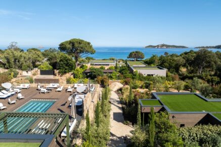 Caramontino, Villa-Hotel with Sea View, 8 Bedrooms with Private Pools, Swimming Pool, Walking Distance to the Beach