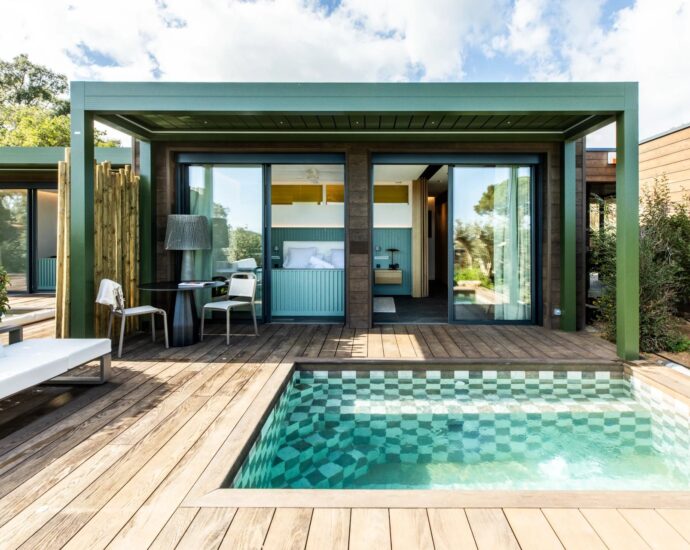 Caramontino, Villa-Hotel with Sea View, 8 Bedrooms with Private Pools, Swimming Pool, Walking Distance to the Beach