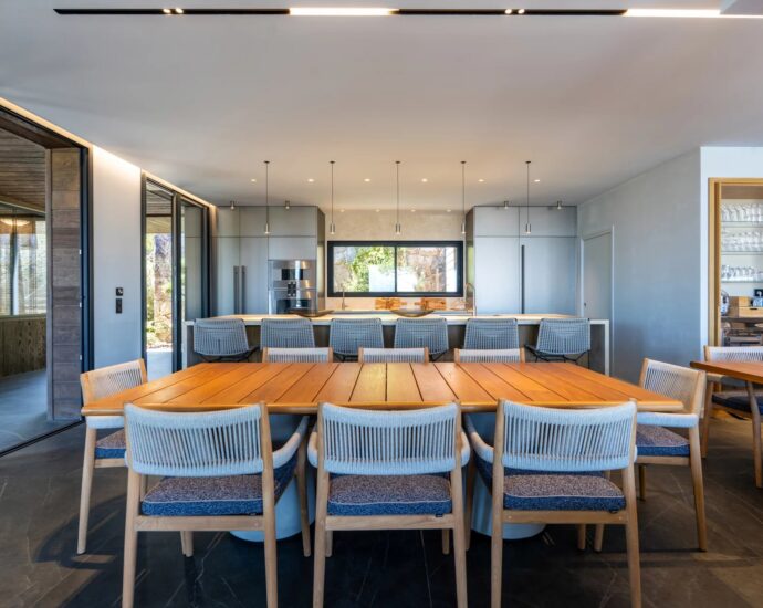 Caramontino, Villa-Hotel with Sea View, 8 Bedrooms with Private Pools, Swimming Pool, Walking Distance to the Beach