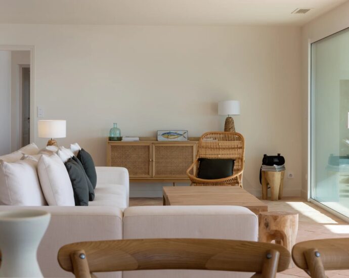 Sagone, Villa pieds dans l&rsquo;eau, 6 chambres, vue mer panoramique, accès plage à pied