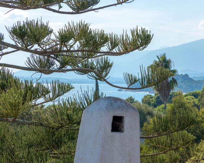 Porto Vecchio, Domaine de Cala Rossa, Villa 5 chambres, piscine chauffée, plage à pied