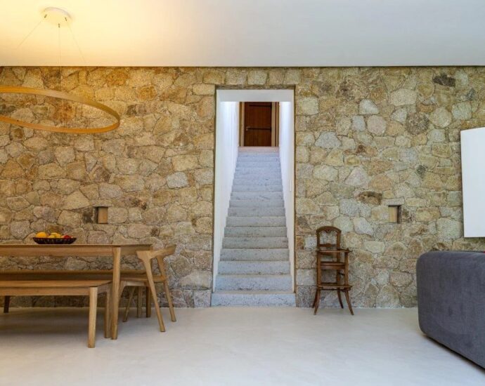 Pigna, villa d&rsquo;architecte, 4 chambres, piscine, vue village et montagnes, proche plage