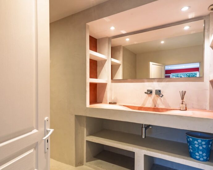 Saint-Florent, Villa vue mer panoramique, 4 chambres, appartement indépendant, piscine à débordement, proche plage