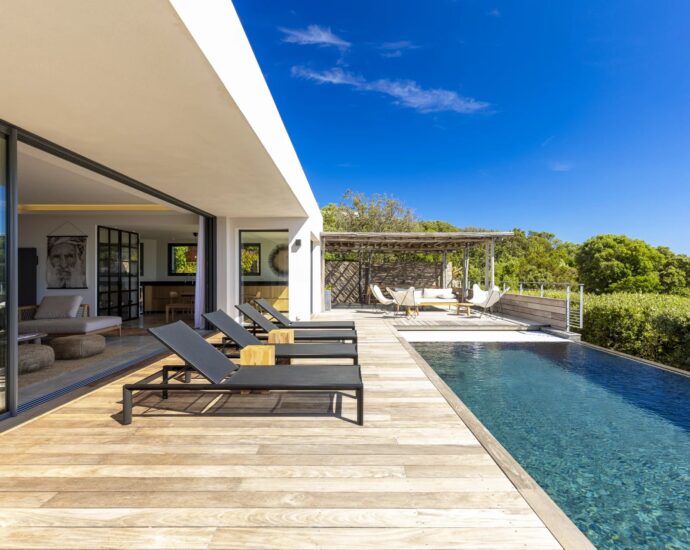 Domaine de Cala Rossa, villa  vue mer, 5 chambres, piscine chauffée, plage à pieds