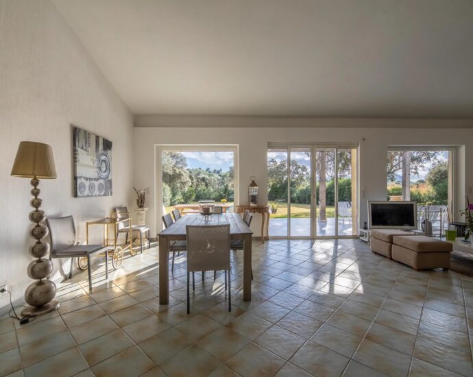 Porto-Vecchio, Domaine de Cala Rossa, villa 5 chambres, piscine et plage à pieds